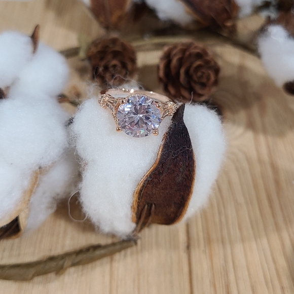 🩷💛NEW🩷💛 STUNNING!! Vintage 2.5kt Round CZ Ring in ROSE GOLD plating - Picture 8 of 14